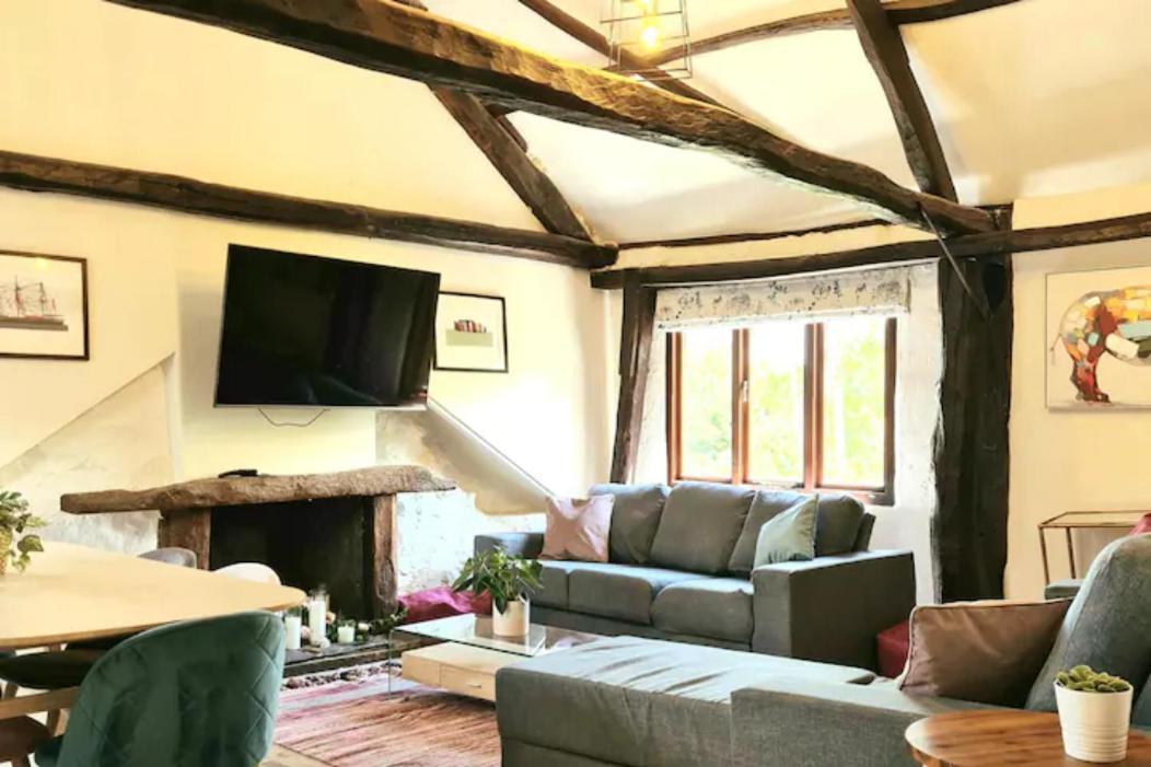 Historic Property With Stunning Views Hennock Exterior photo